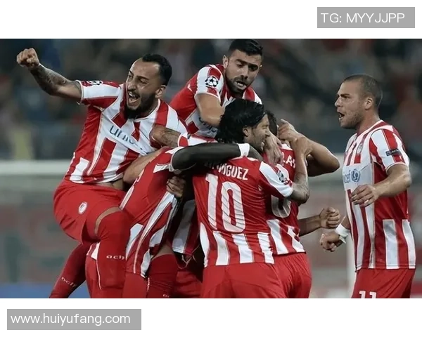 足球俱乐部积极寻求引进顶级球星加强阵容提升竞争力